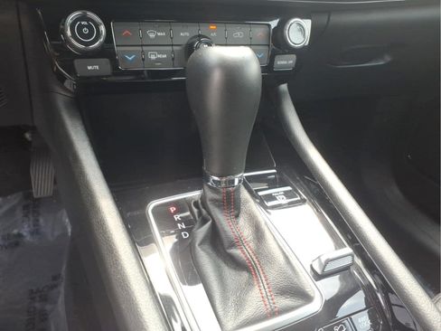 Used 2025 Jeep Compass Trailhawk AWD/4WD image 17