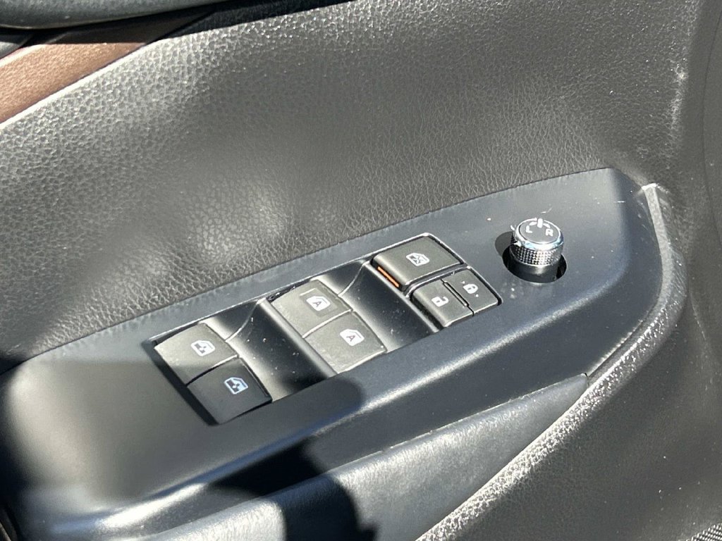 Used 2019 Toyota Highlander XLE FWD image 22