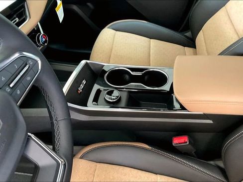 New 2026 Chevrolet Equinox ACTIV w/ Convenience Package III image 9