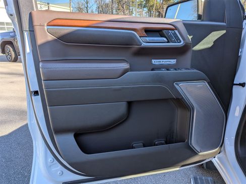 Used 2022 GMC Sierra 1500 Denali w/ Denali Reserve Package image 12