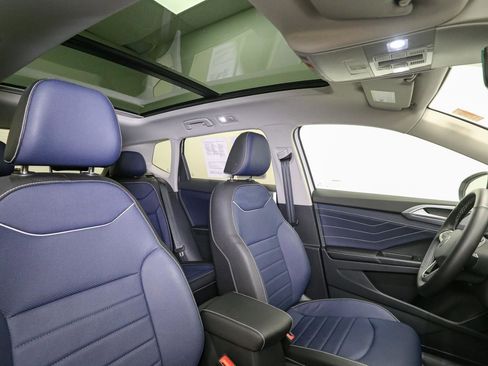 Used 2025 Volkswagen Taos SEL w/ Black Wheel Plus Package image 17