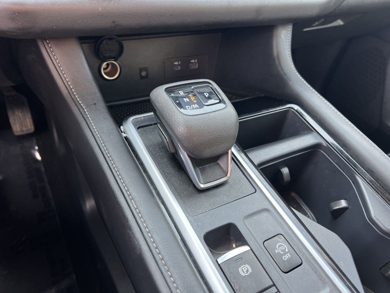 Used 2025 Nissan Pathfinder SL AWD/4WD image 21