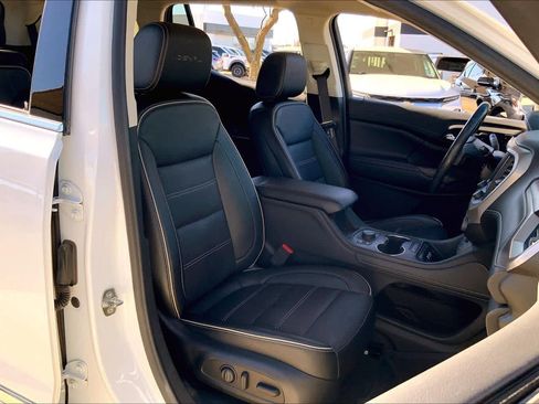 Used 2021 GMC Acadia Denali image 8