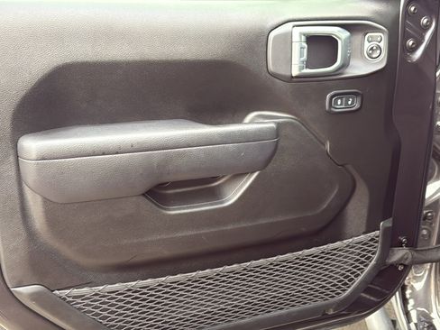 Used 2024 Jeep Wrangler Unlimited w/ Convenience Group AWD/4WD image 11