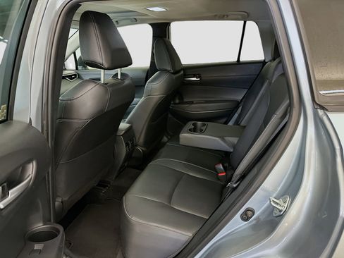 Used 2024 Toyota Corolla Cross XLE w/ Convenience Package image 30