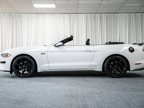Used 2020 Ford Mustang Premium image 5