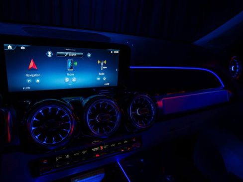 Certified 2025 Mercedes-Benz GLB 250 image 29