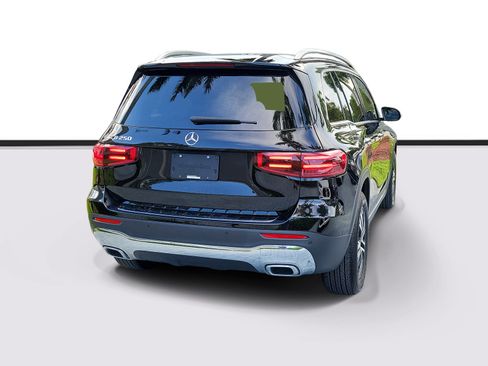 Used 2024 Mercedes-Benz GLB 250 image 4