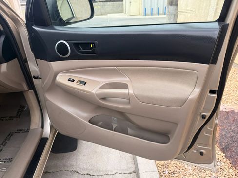 Used 2006 Toyota Tacoma PreRunner RWD image 17