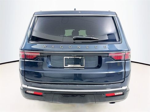 Used 2023 Jeep Wagoneer 2WD image 3