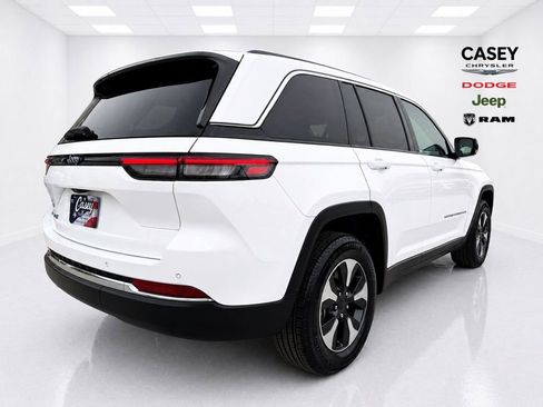 Used 2023 Jeep Grand Cherokee 4WD 4xe image 8