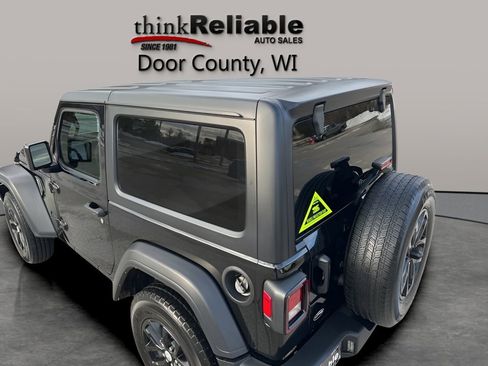 Used 2023 Jeep Wrangler Sport image 5