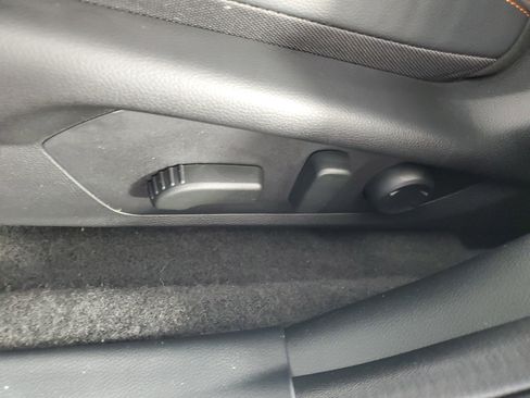 Used 2025 Subaru Crosstrek 2.5i Limited w/ Crosstrek Mirror Package image 30