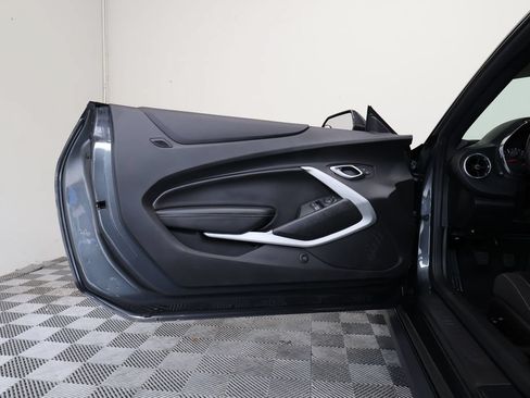 Used 2018 Chevrolet Camaro SS RWD image 15