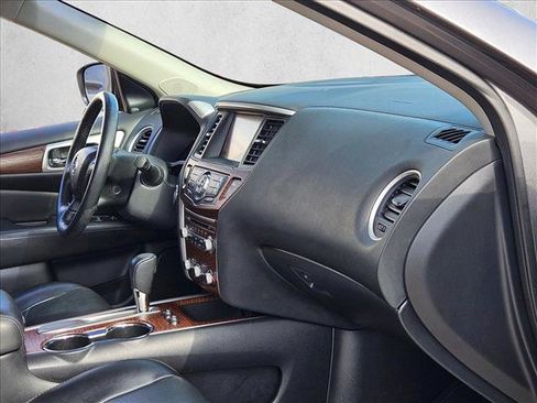 Used 2018 Nissan Pathfinder Platinum image 23