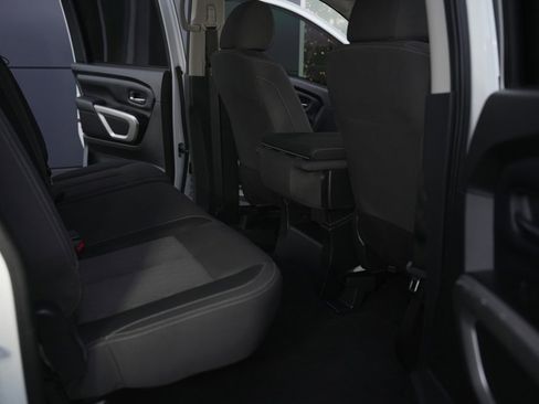 Used 2023 Nissan Titan SV image 13