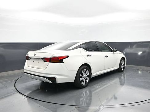 Used 2025 Nissan Altima 2.5 S FWD image 8