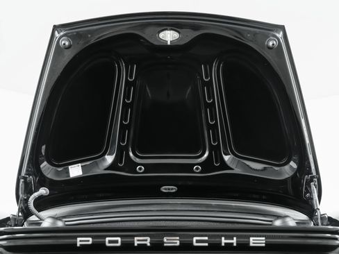 Used 2021 Porsche 718 Boxster RWD image 95