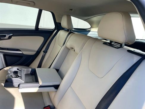 Used 2016 Volvo V60 T5 Premier image 42