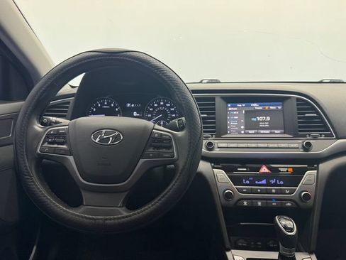 Used 2018 Hyundai Elantra Value Edition FWD image 3