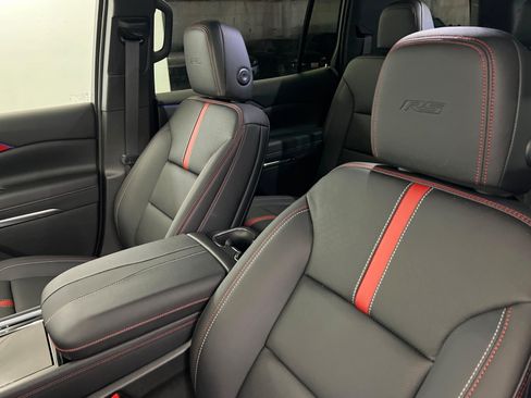 New 2026 Chevrolet Traverse RS w/ LPO, Floor Liner Package AWD/4WD image 17