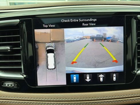 Used 2018 Chrysler Pacifica Limited w/ Tire & Wheel Group image 18