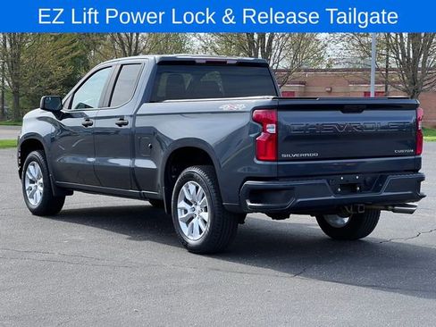 Used 2020 Chevrolet Silverado 1500 Custom w/ Custom Value Package AWD/4WD image 17