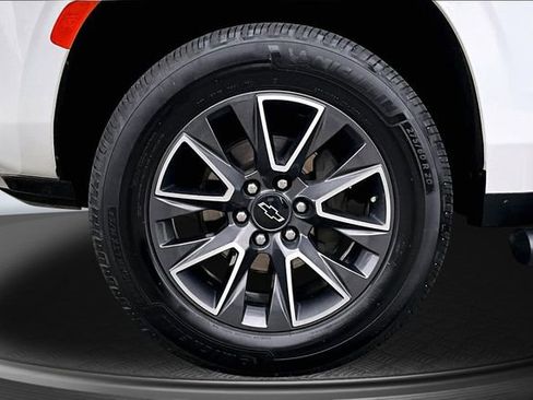 Used 2021 Chevrolet Suburban Z71 image 31