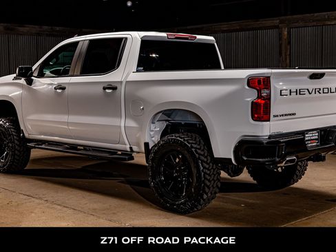 Used 2025 Chevrolet Silverado 1500 Custom Trail Boss w/ LPO, Dark Essentials Package image 7