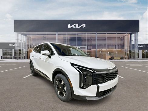 New 2026 Kia Sportage LX image 2