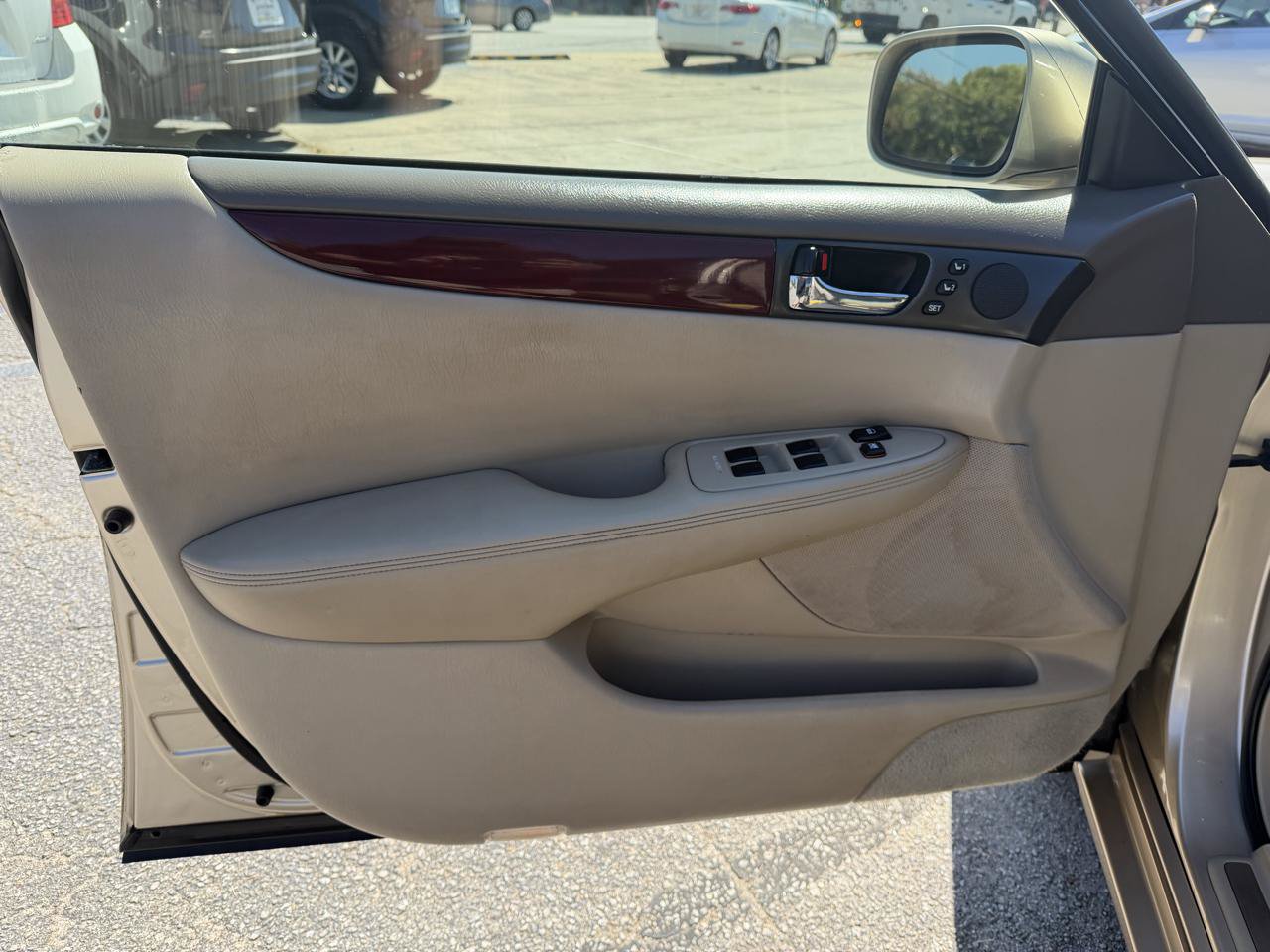 Used 2004 Lexus ES 330 FWD image 10