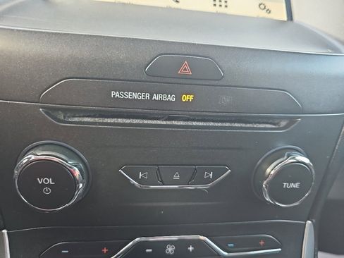 Used 2017 Ford Edge SEL w/ Equipment Group 201A image 17