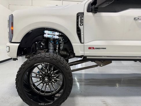 Used 2024 Ford F250 Limited image 5