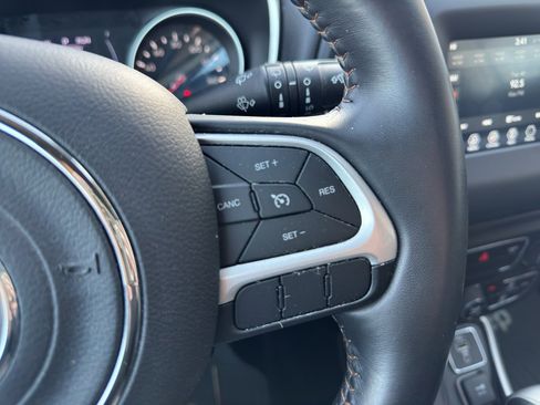 Used 2019 Jeep Compass Latitude image 23