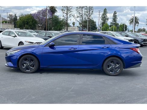 Used 2022 Hyundai Elantra SEL w/ Cargo Package FWD image 2