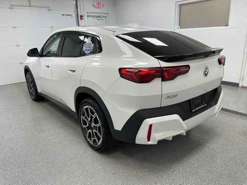 Used 2026 BMW X2 xDrive28i AWD/4WD image 7