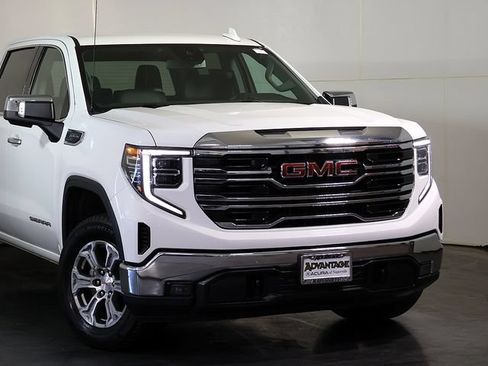 Used 2024 GMC Sierra 1500 SLT AWD/4WD image 6