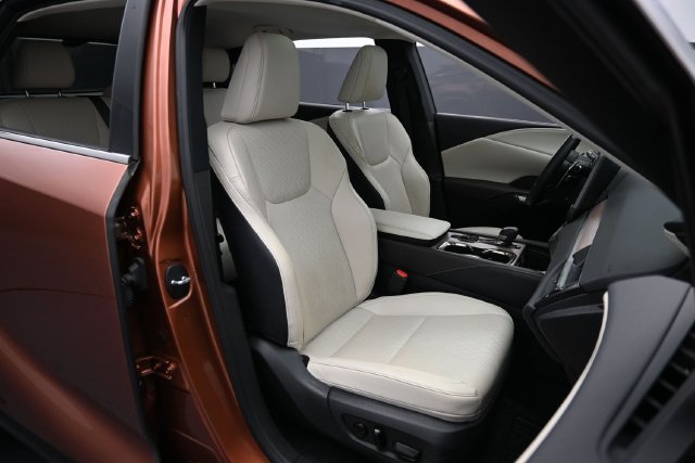 Used 2023 Lexus RX 350 Premium Plus w/ Accessory Package AWD/4WD image 30