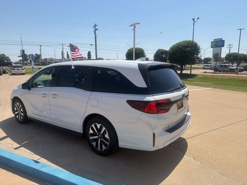 New 2026 Honda Odyssey EX-L image 6