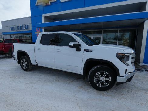 New 2026 GMC Sierra 1500 SLE w/ X31 Off-Road Package image 1