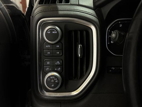 Used 2020 GMC Sierra 2500 Denali w/ Denali Ultimate Package AWD/4WD image 4