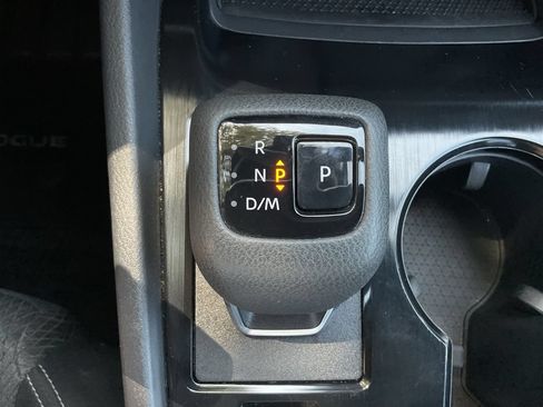 Used 2025 Nissan Rogue SV FWD image 23