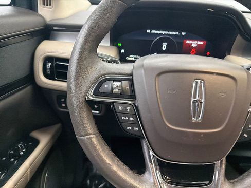 Used 2022 Lincoln Nautilus FWD w/ Premium Package image 25