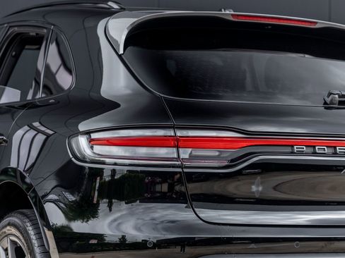 Certified 2023 Porsche Macan Turbo image 13