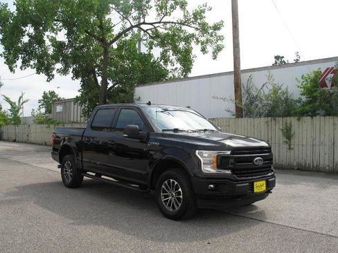 Used 2020 Ford F150 XLT w/ Equipment Group 302A Luxury AWD/4WD image 4