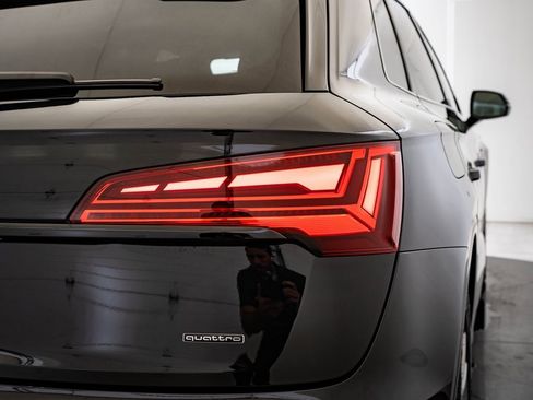 Certified 2025 Audi Q5 2.0T Premium w/ Convenience Plus Package image 9