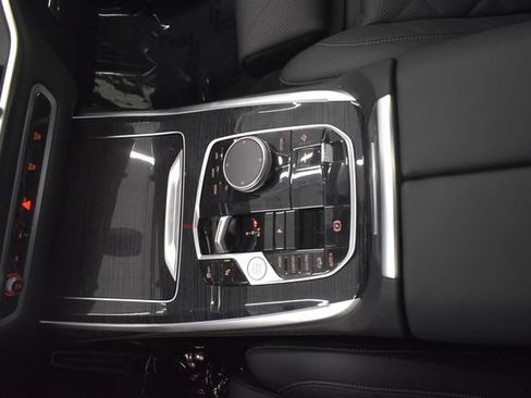 Used 2026 BMW X7 xDrive40i AWD/4WD image 29