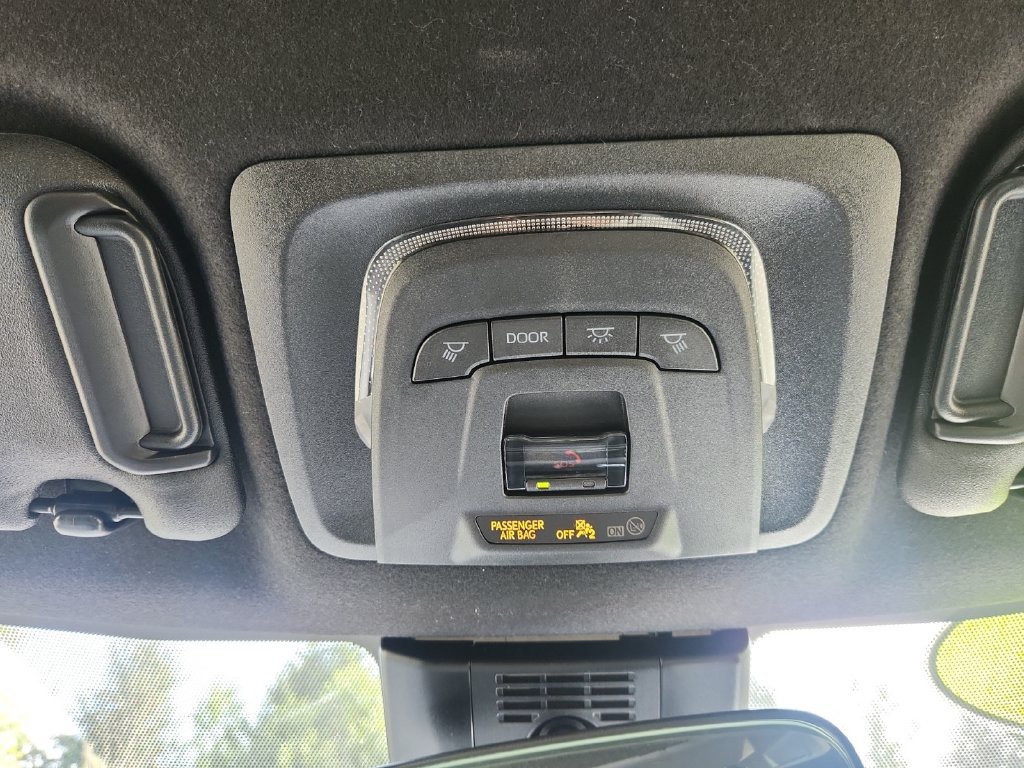 Used 2025 Toyota Corolla SE FWD image 30