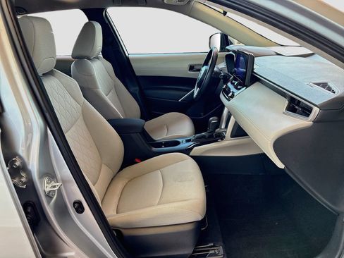 Certified 2023 Toyota Corolla Cross LE w/ Black Badges Package (TMS) FWD image 19