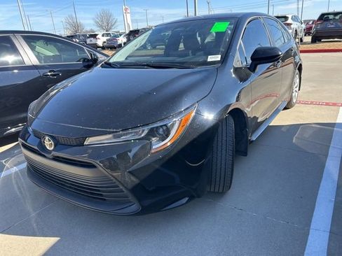 Used 2025 Toyota Corolla LE image 6